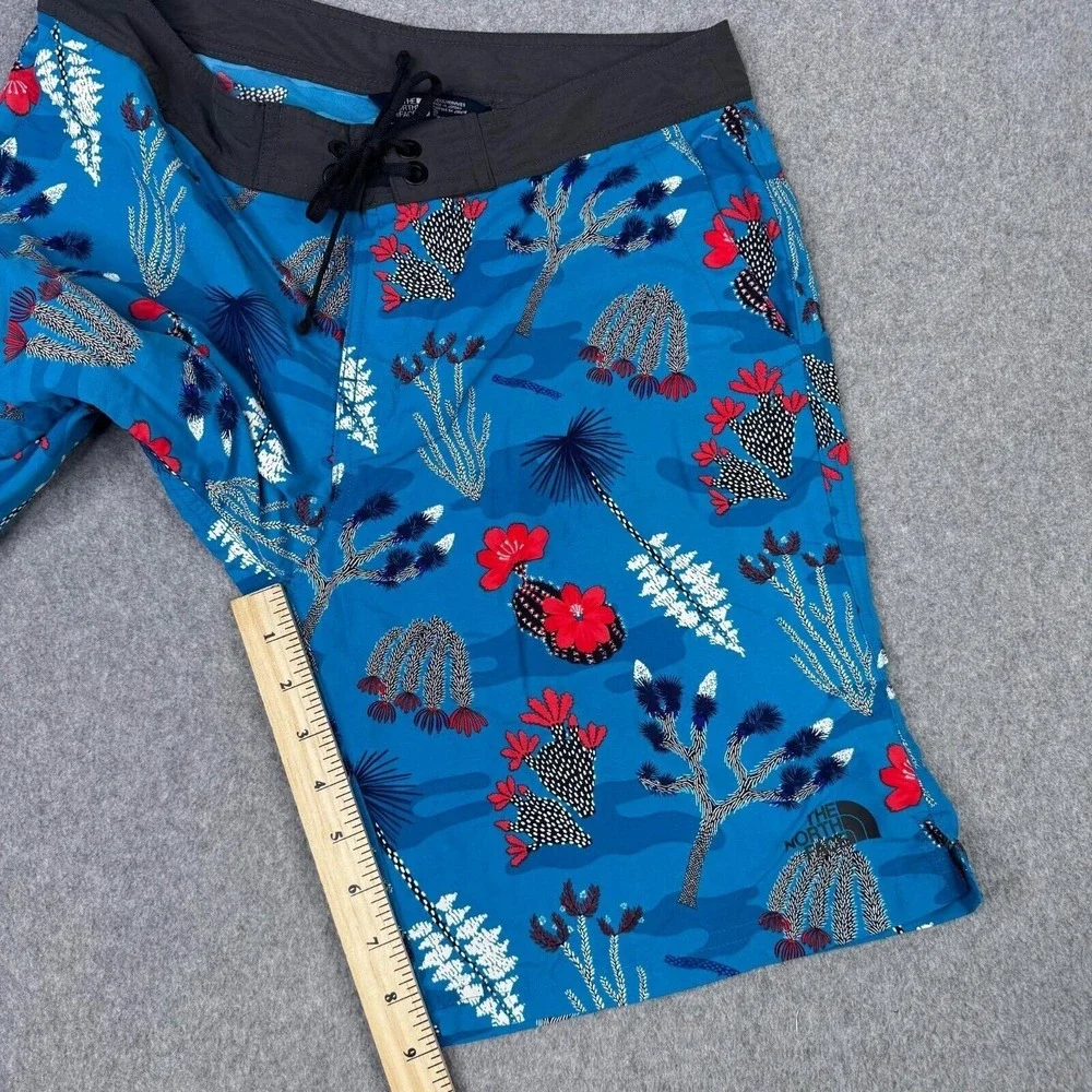 The North Face Board Shorts Blue Coral Men's Size 30 Hybrid‎ Swimming Trunks